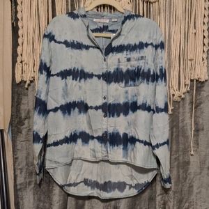 KEREN Hart buttoned down chambray top NWT